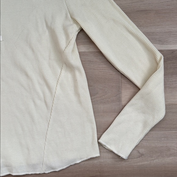 Skims - Long Sleeve Waffle Knit Henley Thermal Top - Picture 6 of 9